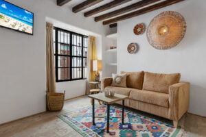 Living room Casa Aduar 22 – stylish holiday apartment in Marbella Old Town
