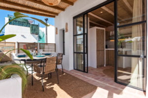 Luxury holiday rental terrace at Casa Aduar 22, Marbella Old Town – Cozy Rentals Marbella