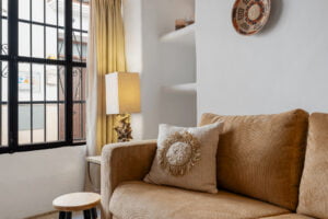 Living room Casa Aduar 22 – stylish holiday apartment in Marbella Old Town
