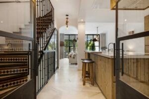 Interior hallway with staircase – Jardín de los Pinos Marbella