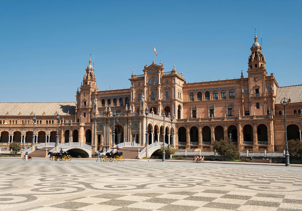 Plaza de España Seville – monumental square with canal, bridges and Andalusian architecture